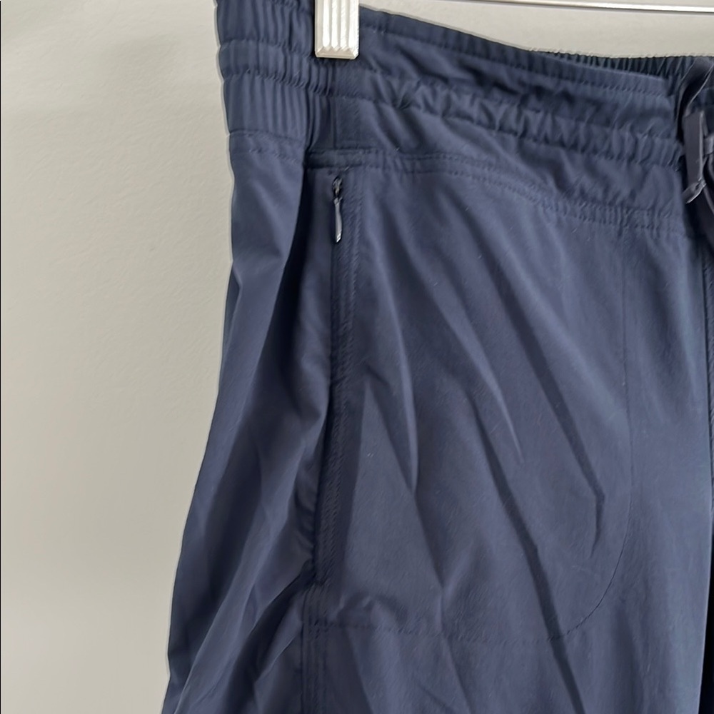 Athleta cropped joggers Relaxed Fit Elastic Cuffs - Picture 3 of 10
